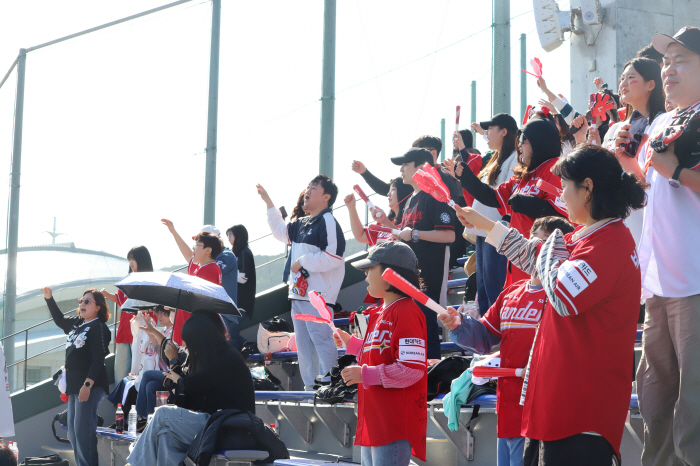 힘 조절 실패? SSG 최정예, 라쿠텐 2군 박살 → 이숭용 감독도 흐뭇 