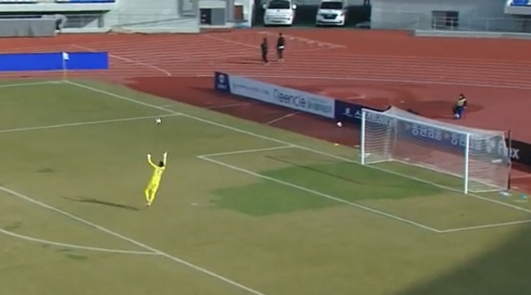 "이게 뭔가요" 안산 정현우, 개막전부터 '올해의 골' 넘볼 '60m 초…