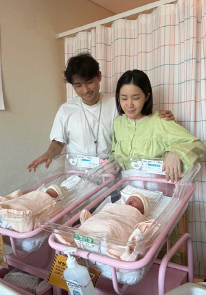 '자궁경부암 극복' 초아, 쌍둥이 母 됐다 