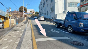 등교길 혼잡 극심 김해여고 앞 도로, 3일부터 '시간제 일방통행'