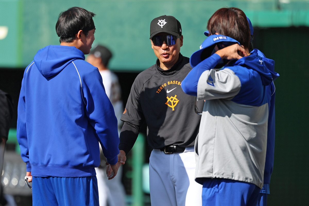 "배트 잘 돌리더라" 친정에 머문 승짱의 눈길, "우승할 때 됐다. 좋은…