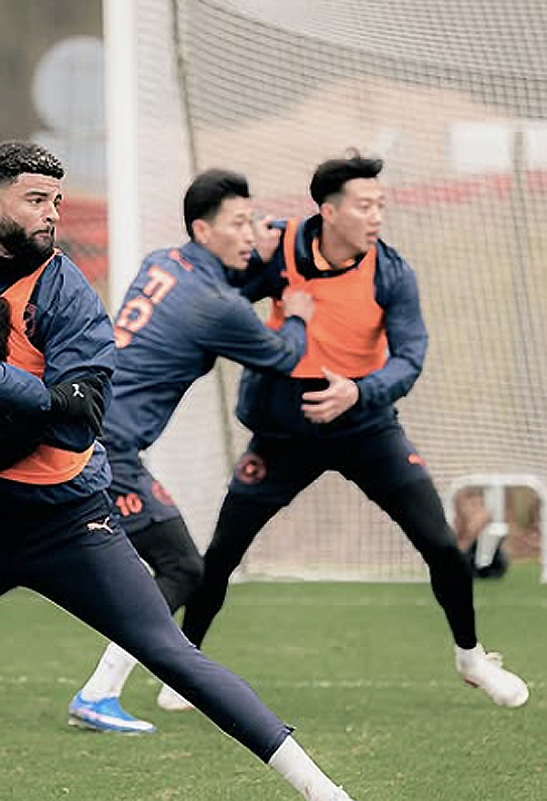 "홍명보 감독 웃는다" 무릎부상으로 재교체 된 조규성, 우려 씻고 '초고…