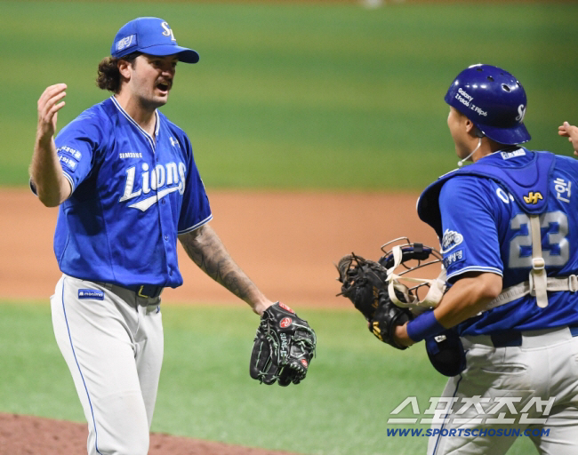 'MLB 재도전' 삼성 애증의 외인, 시범경기 '1.1이닝 3실점' 부진…