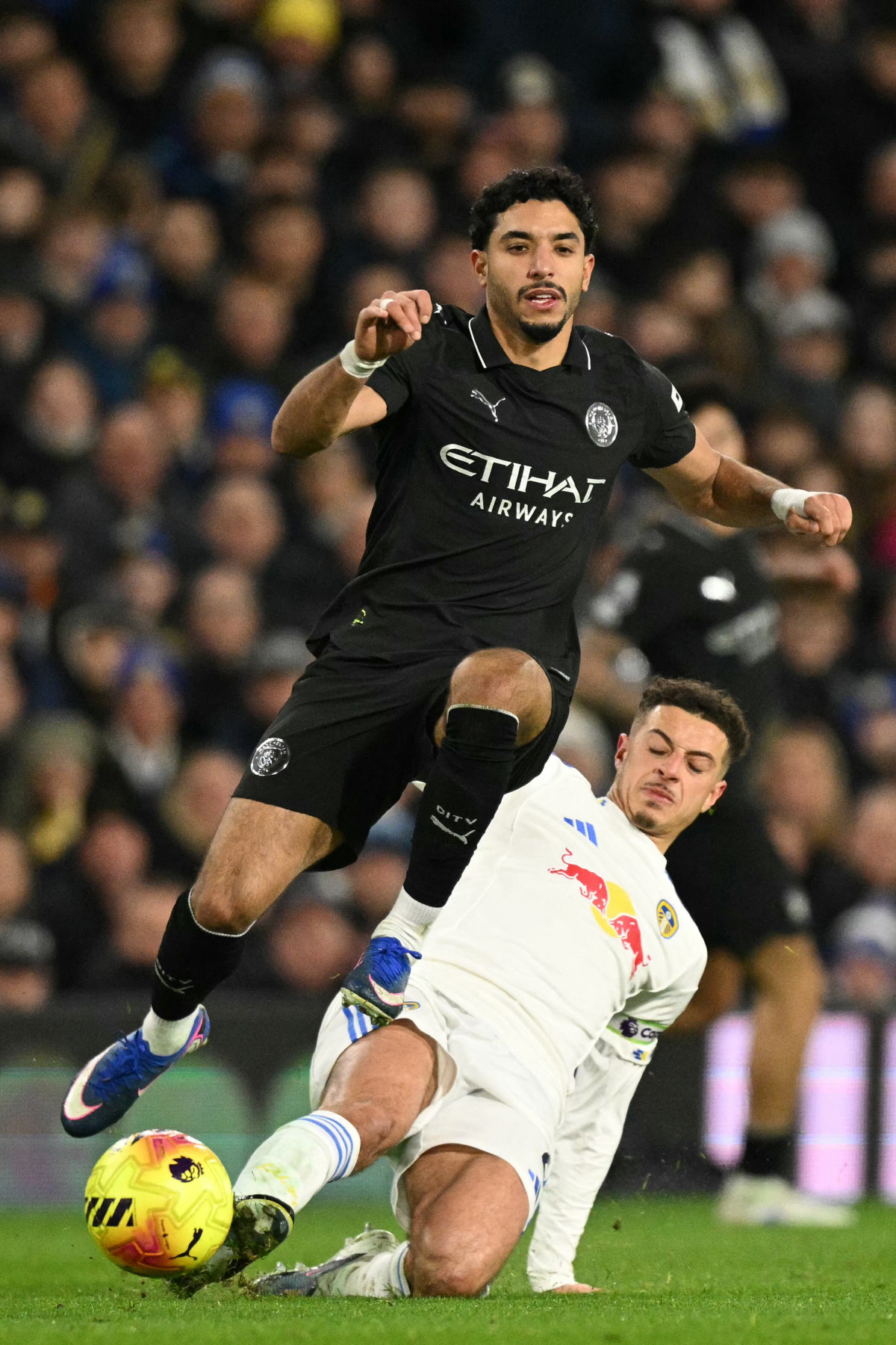 EPL 또 인종차별? 라마단 때문에 경기 중단→"우~!" 야유 세례…펩의…