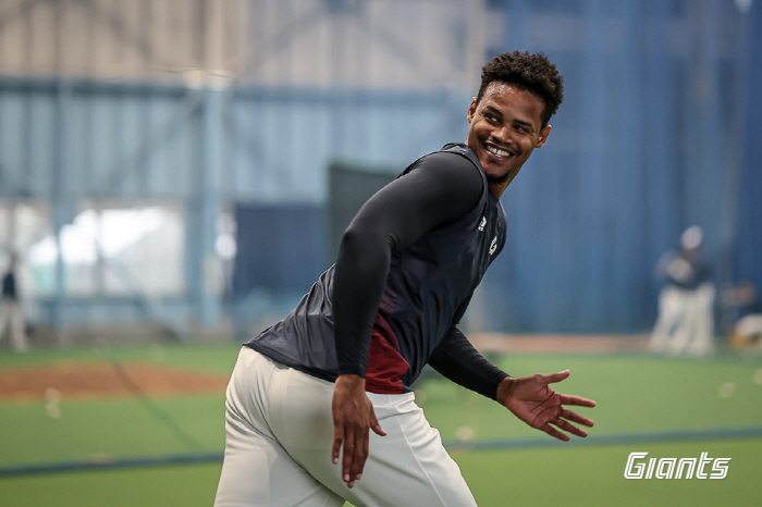 진짜 폰세급인가! 롯데 로드리게스, 한화를 18-0 폭격한 지바롯데 1군…