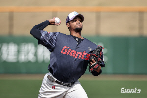 한화를 18-0으로 이긴 지바롯데를 4-3으로 이긴 롯데다! → 3·1절 한일 롯데 교류전 승리. 로드리게스 3이닝 퍼펙트!