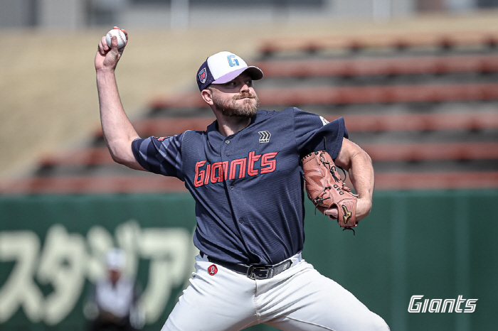 한화를 18-0으로 이긴 지바롯데를 4-3으로 이긴 롯데다! → 3·1절…