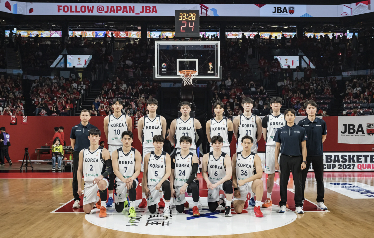 '3.1절의 치욕' 한국농구,일본에 완패했다…마줄스 감독, 데뷔전 2연패…