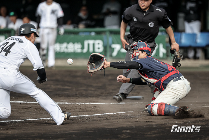 벌써 154㎞ 퍽! 롯데 윤성빈, 1군 첫 세이브 해냈다! → 지바롯데 …