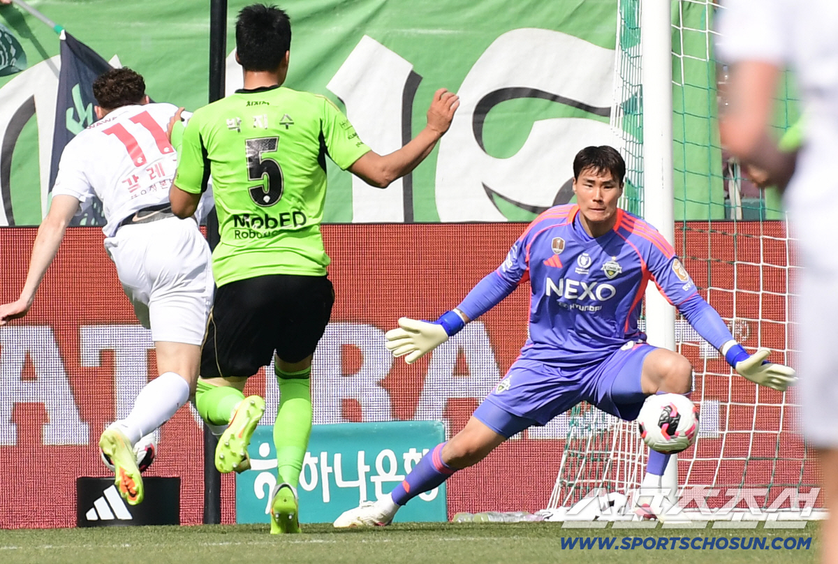 대이변! '승격팀'이 '디펜딩챔피언' 잡았다...'갈레고 멀티골' 부천,…