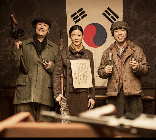 은퇴한 조진웅, 3·1절 영상서 통편집…넷플릭스 선택 주목