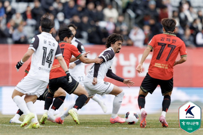 [K리그2 리뷰]'1골-2도움 발디비아 폭발했다' 전남, 박동혁 감독 화…
