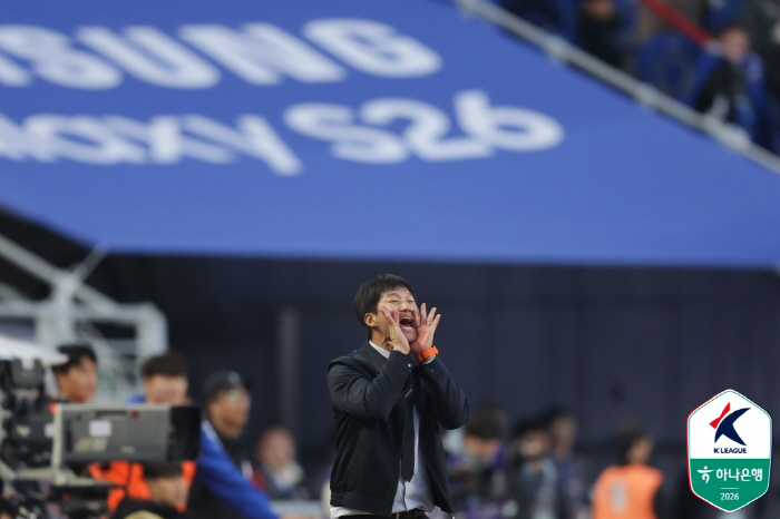 이정효 데뷔전 어땠나? 측면서 차이 만든 '수원표 정효볼', 그보다 빛난…