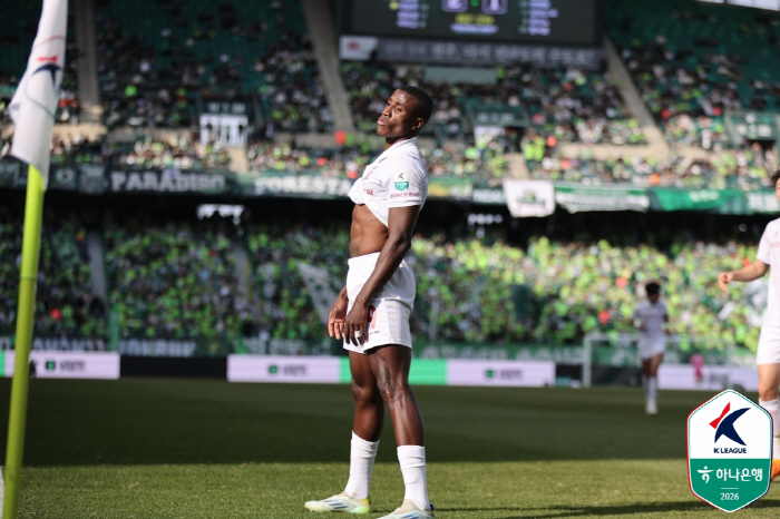 1년 전 안양도 그랬다...'디펜딩 챔피언' 전북 무너뜨린 부천, 잔류 …