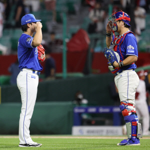 사라진 '거수경례' 세리머니, 상무 입대까지 미루고 터뜨린 빅 포텐인데… 수술대에 가로막힌 AG 꿈