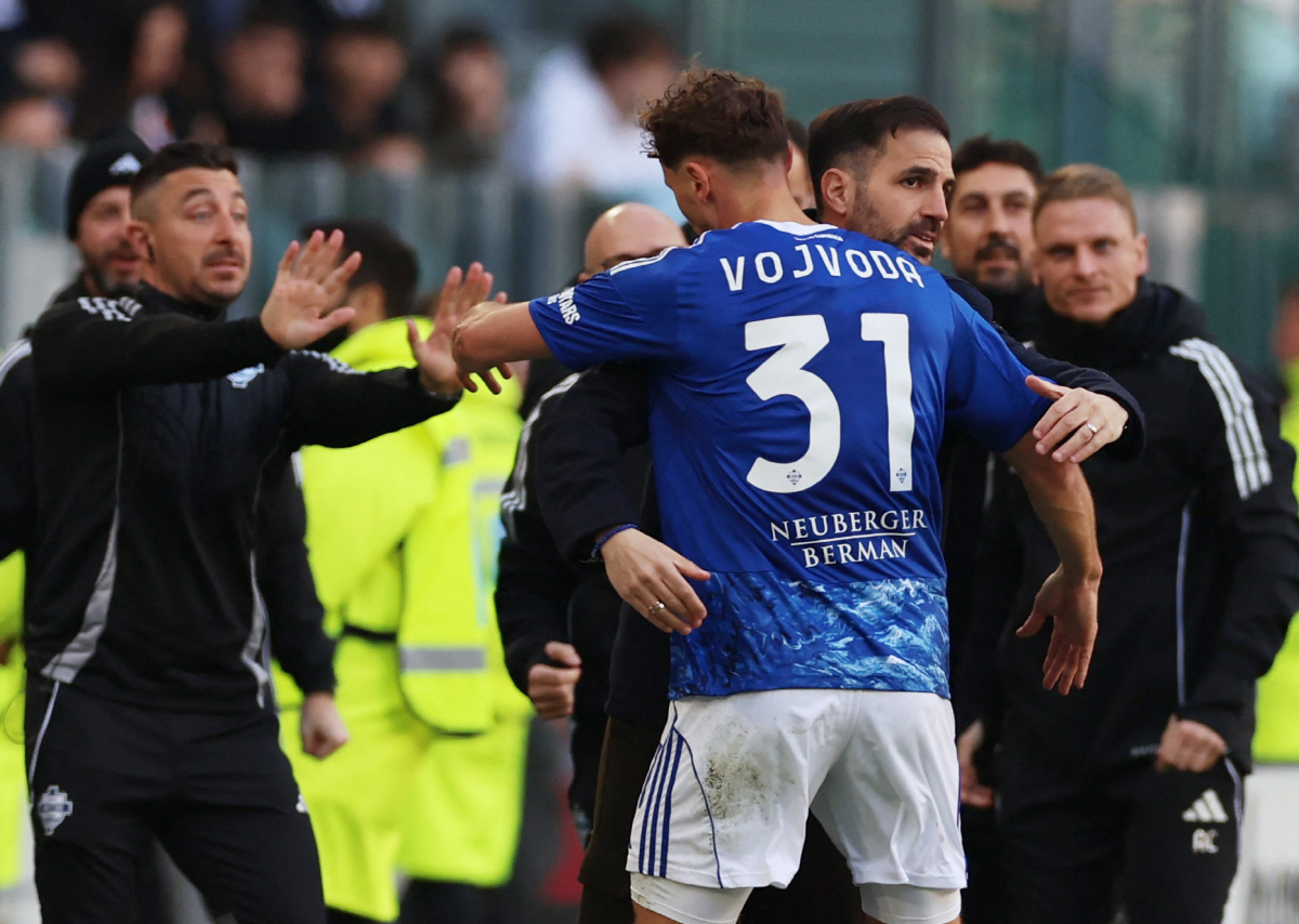 英 깜짝 소식! 토트넘, 아스널 출신이 이끈다...'대반전' 감독 영입 …