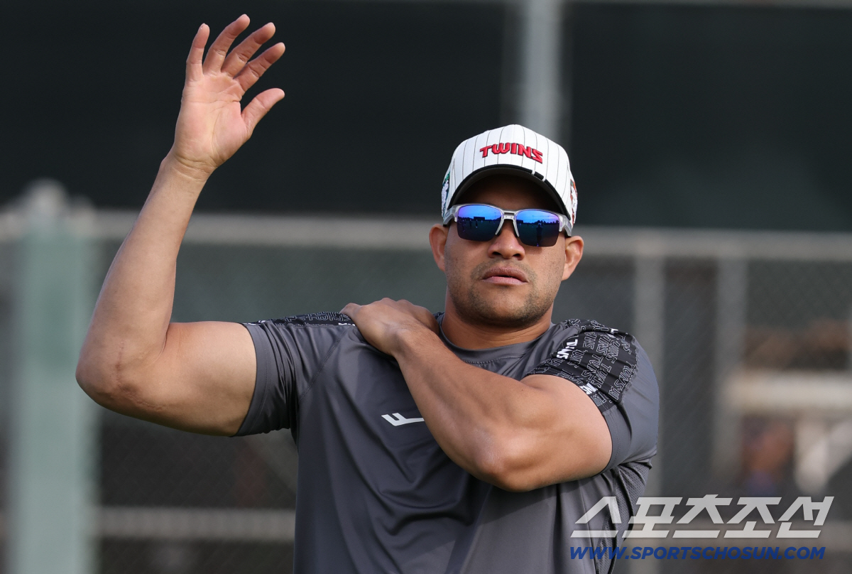 '우승후보' KT 주전상대로 3이닝을 35개로 순삭. 우승팀 에이스는 여…