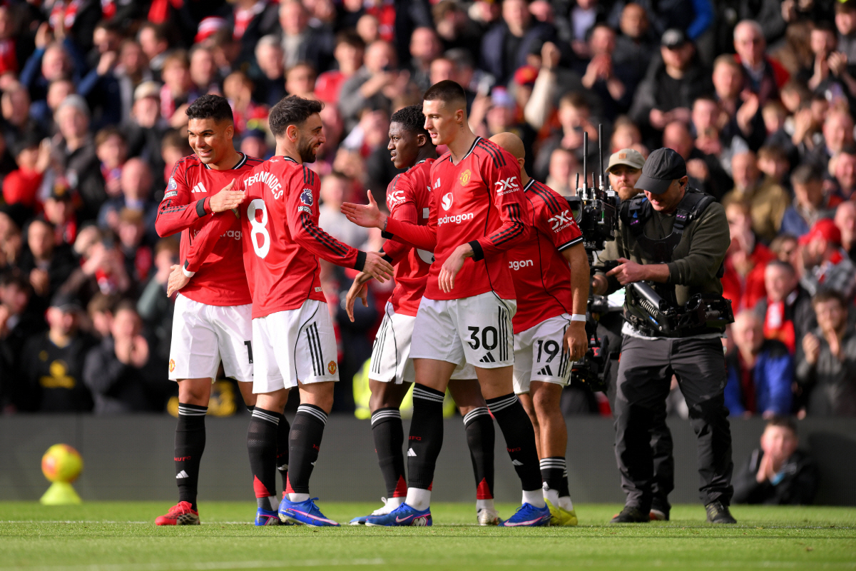 미쳤다! 멈추지 않는 캐릭 매직, 부활한 맨유...'8경기 7골' 세슈코…