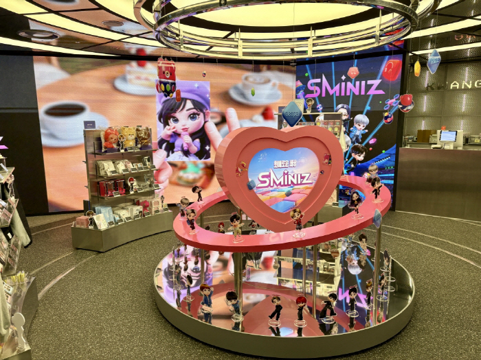 SM엔터 IP로 만든 신작 'SMiniz'(슴미니즈), SM 광야스토어 …