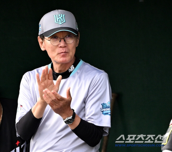 "노이로제 걸렸나봐" 한화 외인을 LG 선수로 착각하다니... 이강철 감…