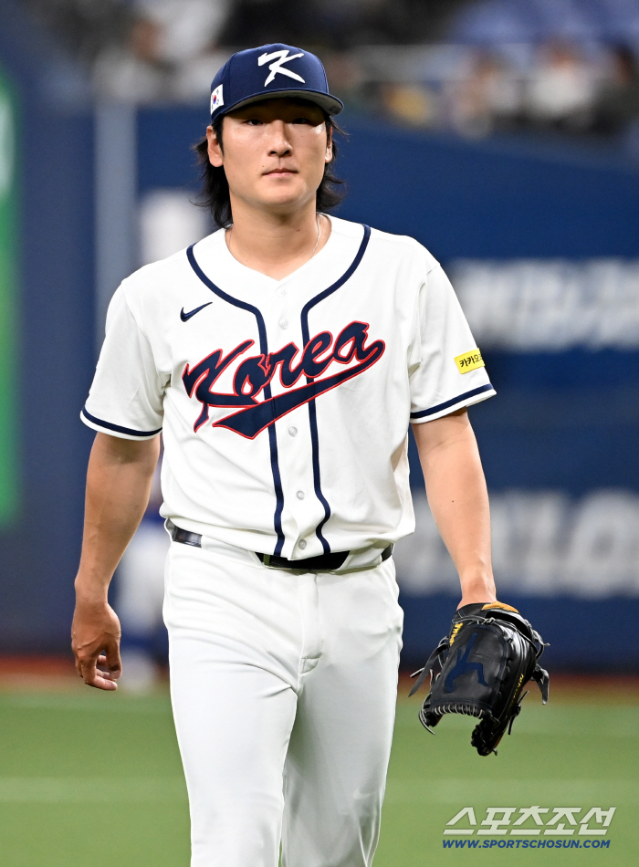 1회 156km 완벽했던 곽빈, 왜 갑자기 무너졌나...ABS는 잊어라, 사람 심판에 흔들리면 지는 거다