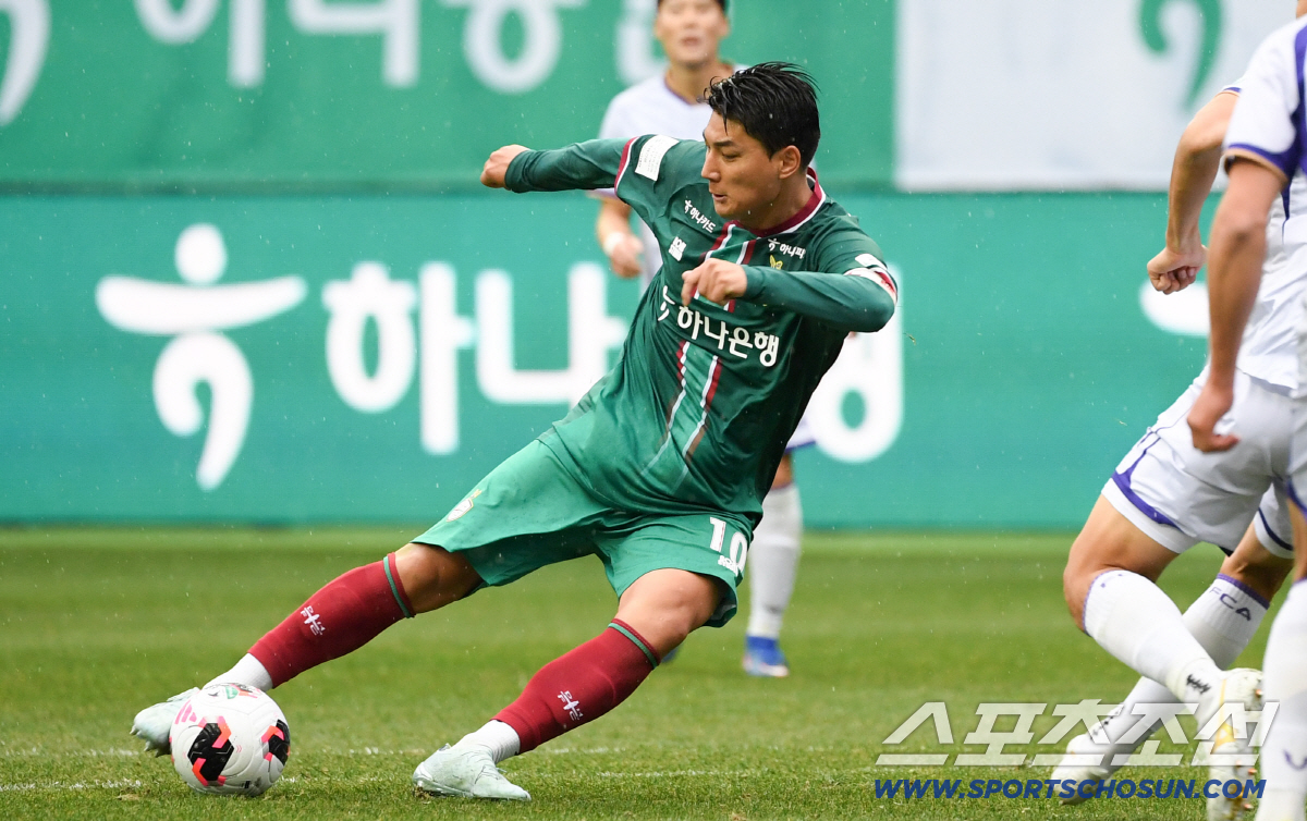 '김정훈, 환상 PK 선방' 대전-안양, '서진수 장군-마테우스 멍군' …