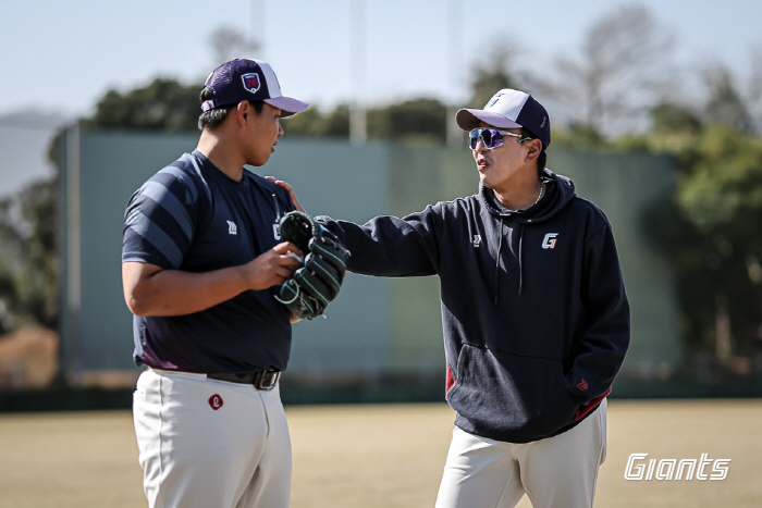 헉! 롯데 또 날벼락 → 캠프 이틀 남기고 부상자 발생.. 마당쇠투수 급…