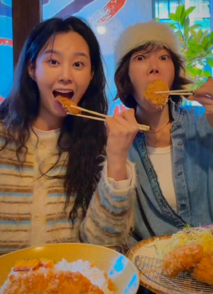 지소연, '3·1절 日 여행' 논란에 슬그머니 영상 삭제…사과 없이 '조용한 손절'