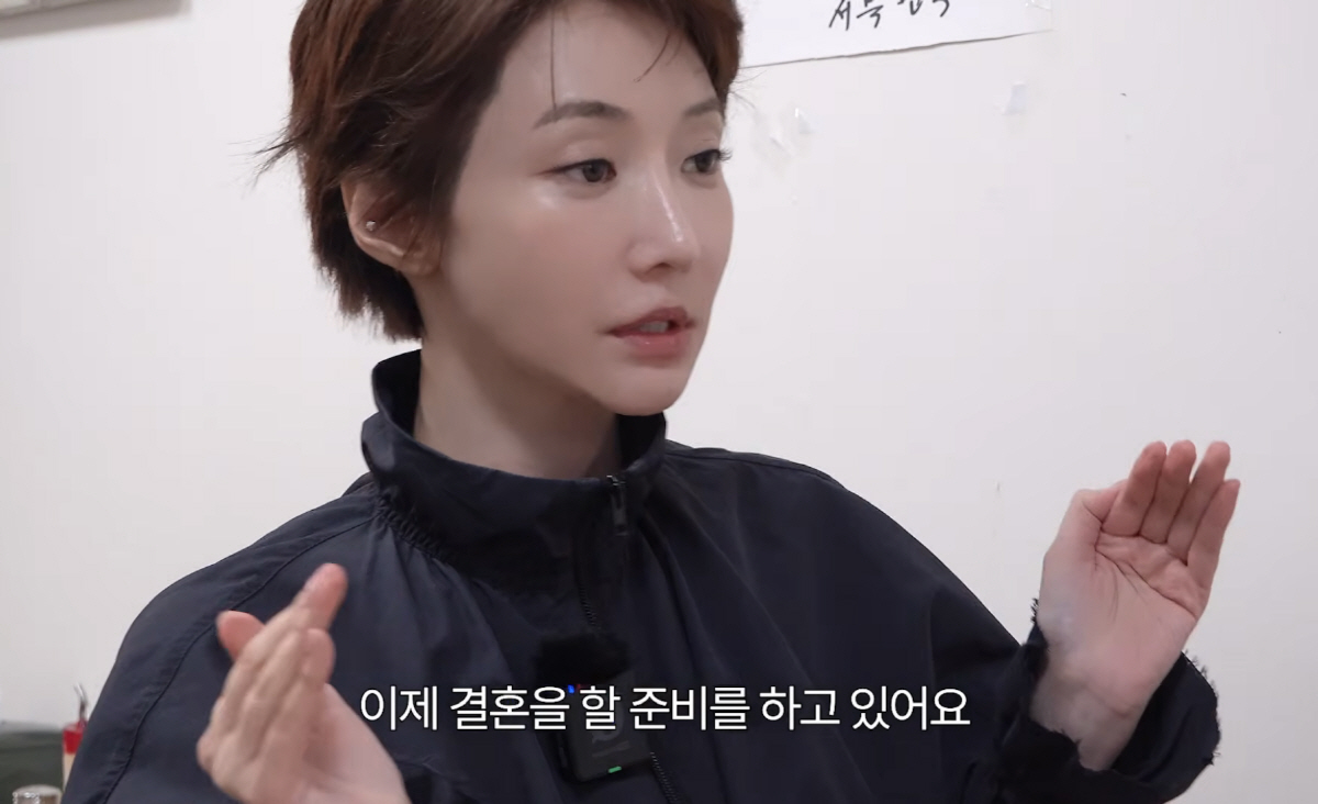 "40 넘으면 결혼할 거라고 말했는데"…父 '급'공격에 고준희 "준비하고…