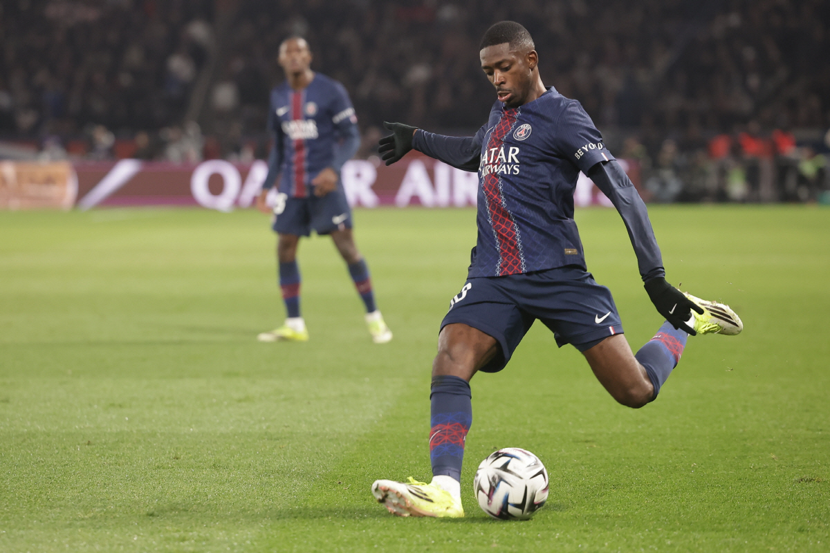 이럴 수가! PSG, '발롱도르 위너' 버린다...英언론 '재계약 협상 …