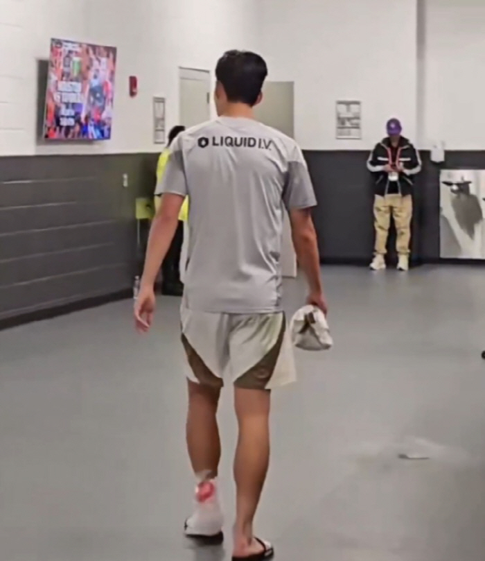 '피 철철' 쏟아질 뻔! '韓 축구 초긴장' 손흥민 향한 '격투기급' 반…