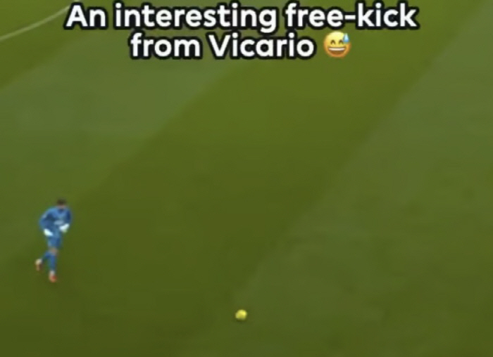 [오피셜]리그가 선수를 조롱했다, 토트넘 GK 실수에 