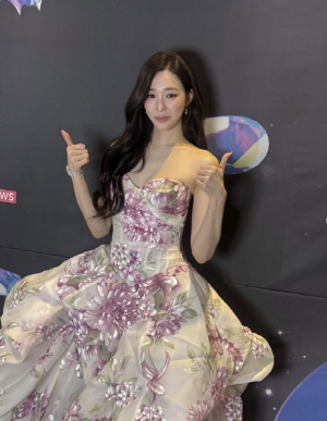 티파니, 첫 공식석상 등장...♥변요한과 혼인신고 반지 공개 '팬들 환호'