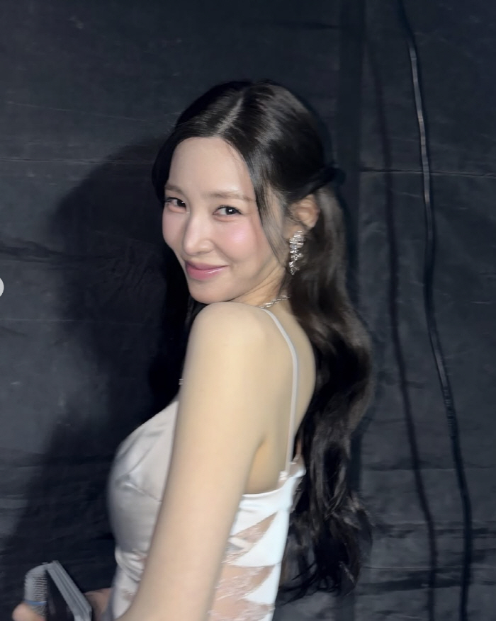 티파니, 첫 공식석상 등장...♥변요한과 혼인신고+반지 공개 '팬들 환호…