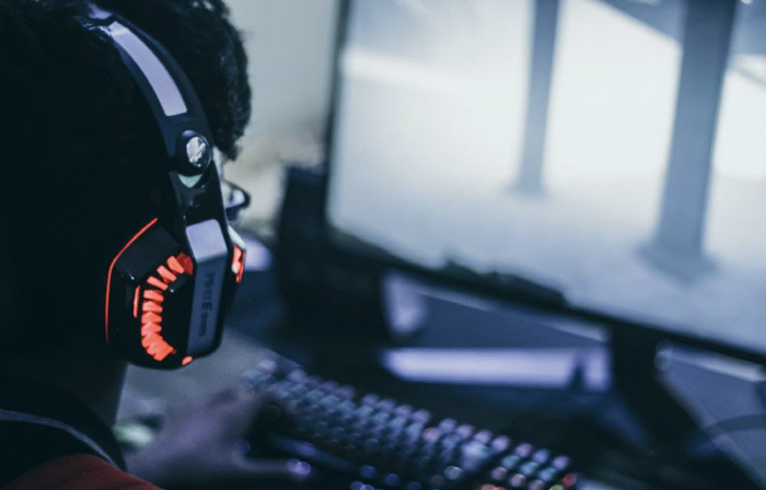 4일 연속 잠 안 자고 게임하던 대학생 숨져…뇌혈관 파열