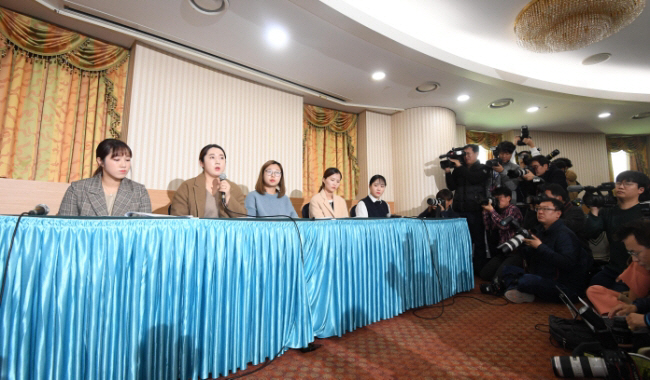 [오피셜]"韓 컬링 역사!" '땡큐&굿바이' 평창동계올림픽 銀 '팀킴' …