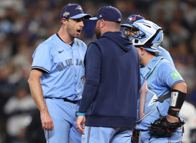 아주 신난 '매드 맥스', 타자 불러세우더니 S판정까지! 토론토 캠프 공…