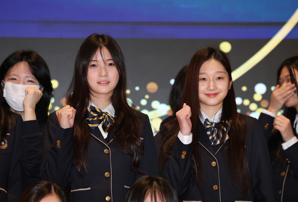 '국가대표 반 친구' 스노보드 최가온-피겨 신지아, 세화여고서 장학금 1…