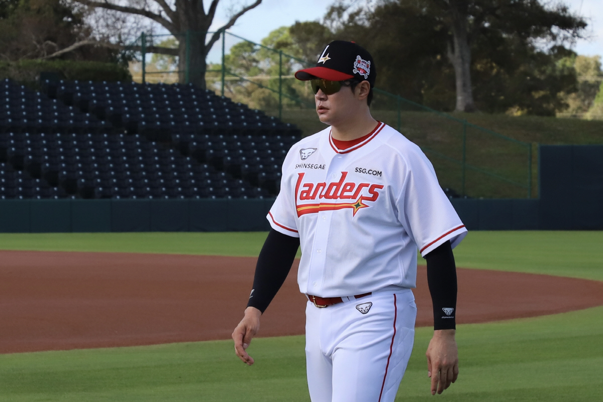 SSG 김재환, 5일 두산전 안 뛴다! → 선수 의견은 아니다. 이숭용 …