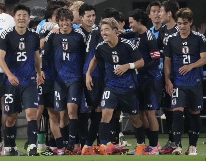 "죄송합니다, 정말 죄송합니다" 대국민 사과 피할 수 있을까...日 감독…