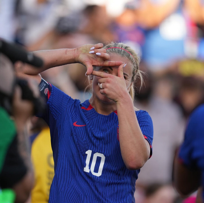 '170경기 38골' 미국 여자 국대 레전드 미녀, 손흥민 샤라웃 수없이…