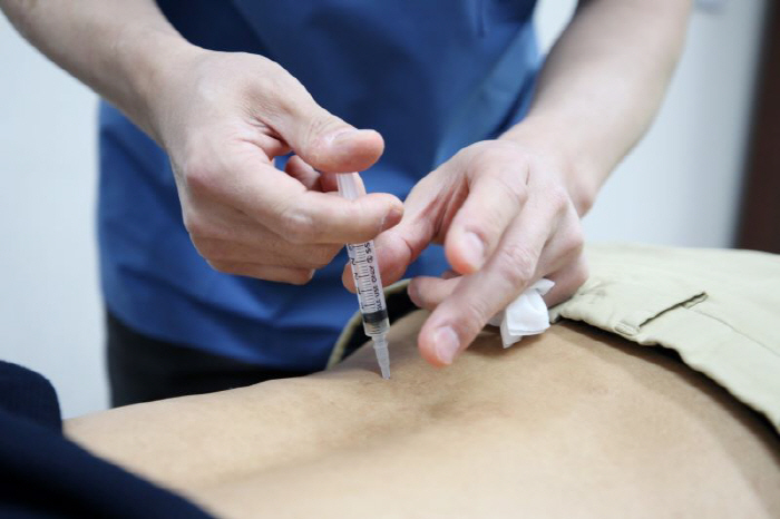 "척추 압박골절 환자 한의치료, 통증·기능 개선에 효과적"