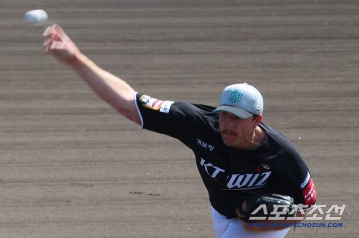 80%인데 152km 찍은 KT 새 외인 다음 등판 100% 예고. 