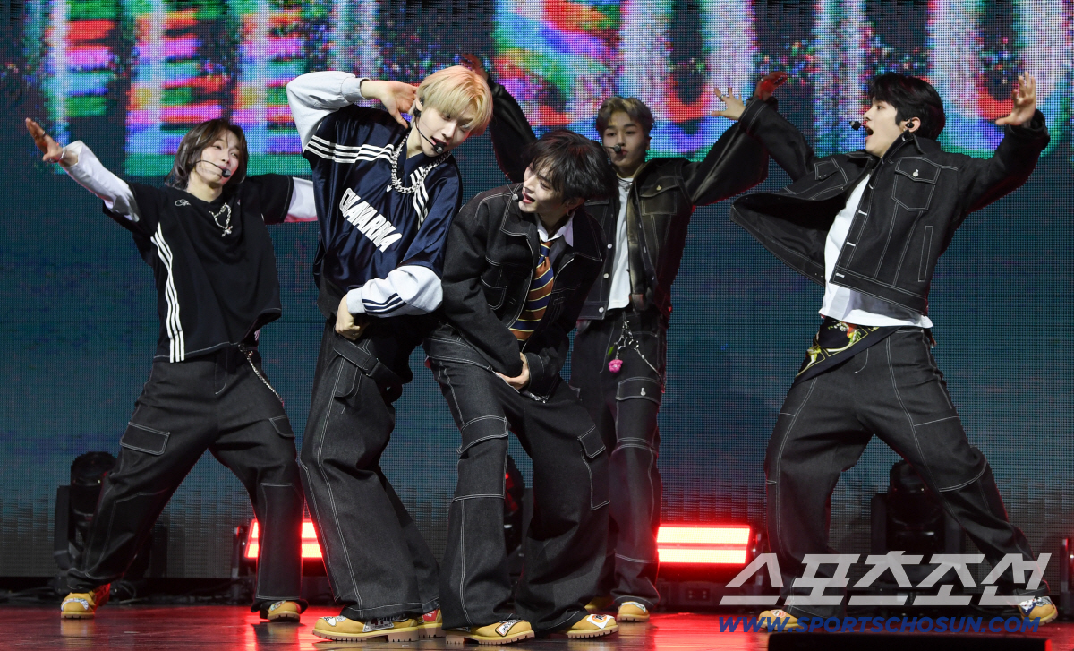 [포토] 튜넥스, 에너지 폭발