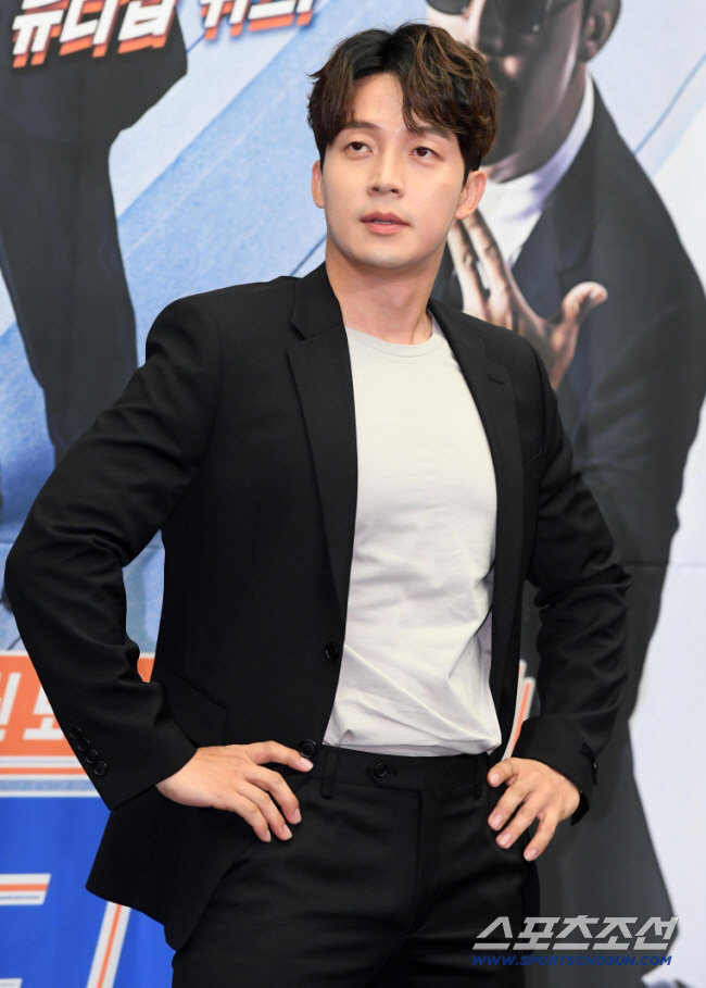 허경환, '놀뭐' 고정 멤버됐다..공식 출연진에 정식 등재, 유재석과 이…