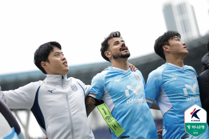 베일 벗은 K리그2, '최강'과 '최약'만 보였다...승격 전쟁 대혼돈 …