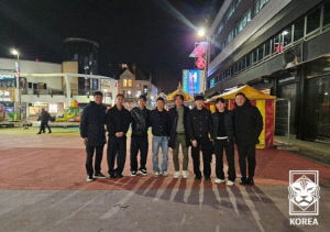 '월드컵 준비 착착' 유럽파 만나고 온 홍명보 감독 