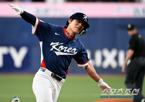 '韓 타선 미쳤다' 日 대표팀 제압한 NPB팀 폭격하다니…적장 