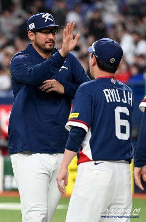 '같은 피' 한글 문신한 ML 투수, 왜 태극마크에 진심일까…