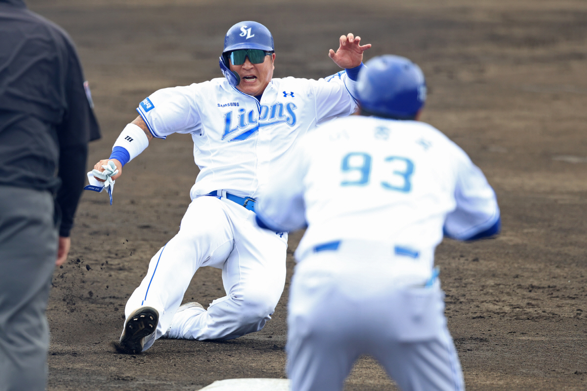 "땀날 만큼 긴장" 25년 차 최고참에게 쏟아진 '칭찬 세례', 진땀 났…